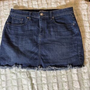 EXPRESS Mid Wash Denim Skirt Frayed Hem A-Line‎ Mini Size 6